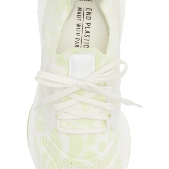Adidas Ultraboost 22 Almost Lime - Picture 4 of 14